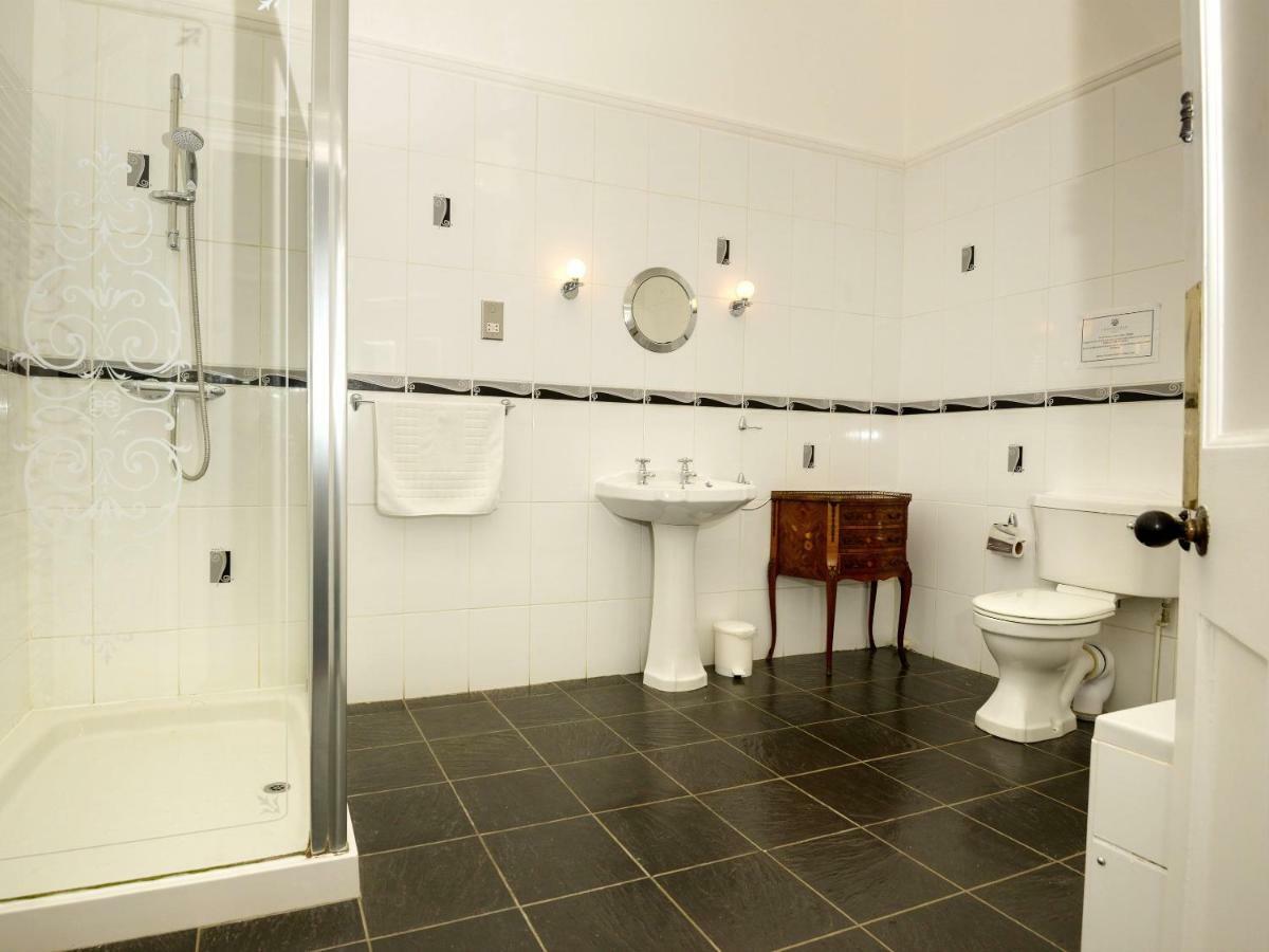 Lynford Hall Hotel Mundford Szoba fotó